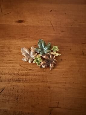 Vintage Signed KC Jagger Enamel Autumn Leaf Brooch Gold Tone Fall Leaves Signed